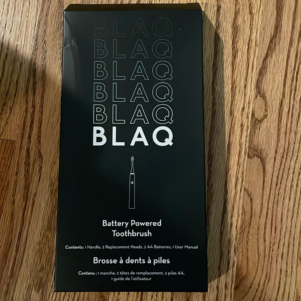 NIB Blaq battery toothbrush